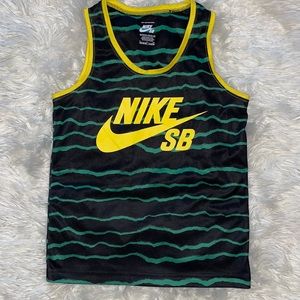 Boys Nike skate tank